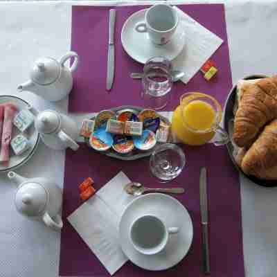 Le Colbert Dining/Meeting Rooms