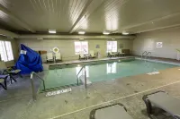 Holiday Inn Express & Suites IRON MOUNTAIN by IHG - Pools