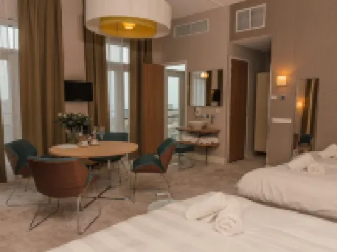 โรงแรมอามาดิ พาโนรามา โรงแรมในอัมสเตอร์ดัม