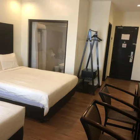 Piña Suites