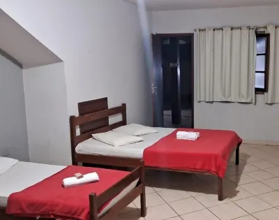 Suite Pousada Paraío Hotels near Praia do Meio