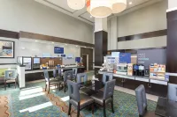 Holiday Inn Express & Suites New Philadelphia Hotel a Dover