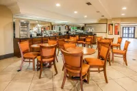 Econo Lodge Inn & Suites Monroe Hotels in Luna Pier
