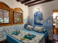 Chalet Tropical Hotel & Pool Bar Restaurant โรงแรมในลาส กาเลราส