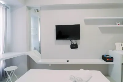Studio Apartment Connected to Mall at Supermall Mansion Hotels in Wiyung