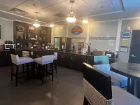 Baymont by Wyndham College Station - breakfast
