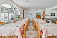 Makarios Hotel