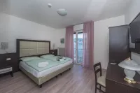 Hotel Villa Carmen - balcony
