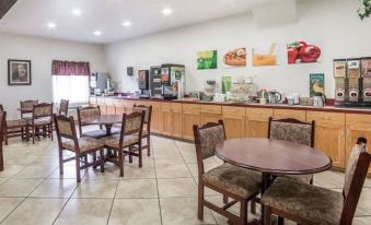 Helena Inn - Airport