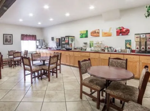 Helena Inn - Airport