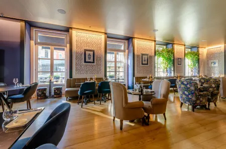 LX Boutique Hotel Отели рядом со станцией Cais Do Sodre
