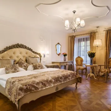 Spa Beerland Chateaux – U Zlaté Hrušky / at Golden Pear ロレタ周辺のホテル