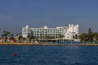 Limanaki Beach Hotel & Suites
