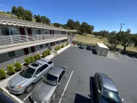 Budget Inn of Hayward - parking