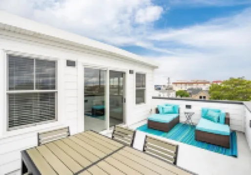 Family-Friendly Beach House – Sleeps 8, Right Next to Seaside Park View of Bay