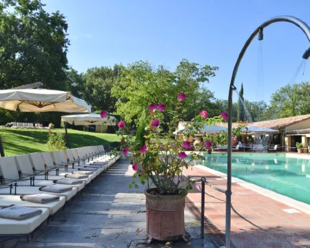 Borgo San Luigi Hotels in Monteriggioni
