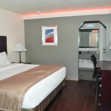 Trinity Suites Downtown Dallas Отели рядом с достопримечательностью «Даллас Зу»