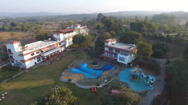 Khanvel Resort - Pools
