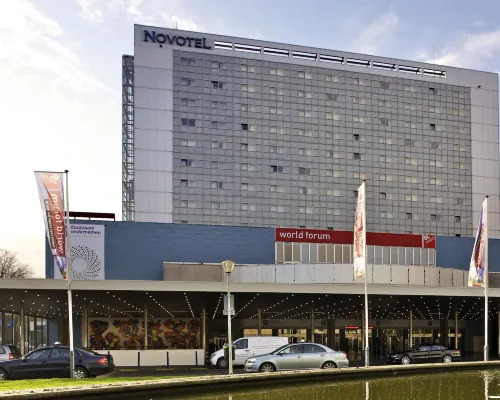 โนโวเทล เดน ฮาก เวิร์ล ฟอรัม โรงแรมในScheveningen