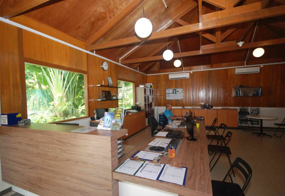 2. 티오만 다이브 ..