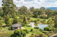 Cowra Crest Motel Hotels in Cowra