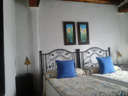 Hotel Rural Restaurante la Posada de Los Vientos Отели в г. Pedraza