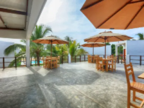 Arugambay Roccos Hotels in Arugam