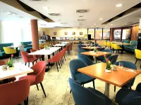 Airport Hotel Budapest - Desayuno