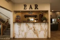EverSpring Suites - bar