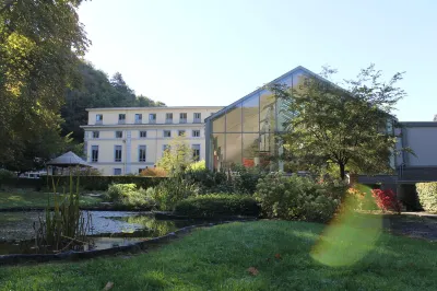 Castel de Pont-a-Lesse Hotels near Hoa Sen