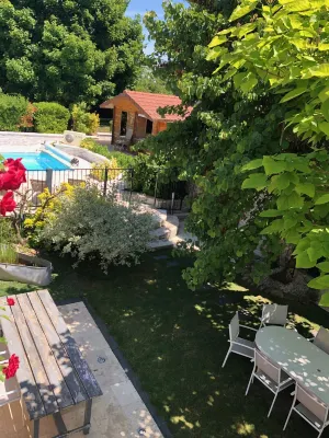 Le Rouge & Blanc Hotels in Saint-Maurice-le-Vieil