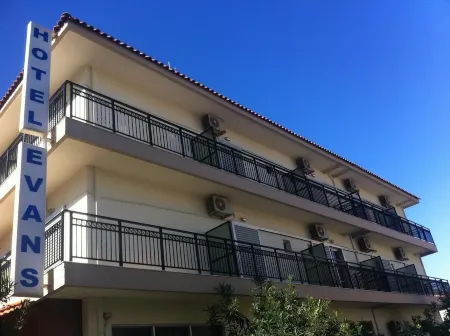 Evans Hotel