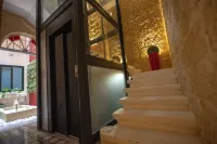 39 St. George Hotel in zona Gozo Central Public Library