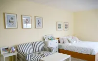 Good Morning Apartment Hotels in Sam Khok