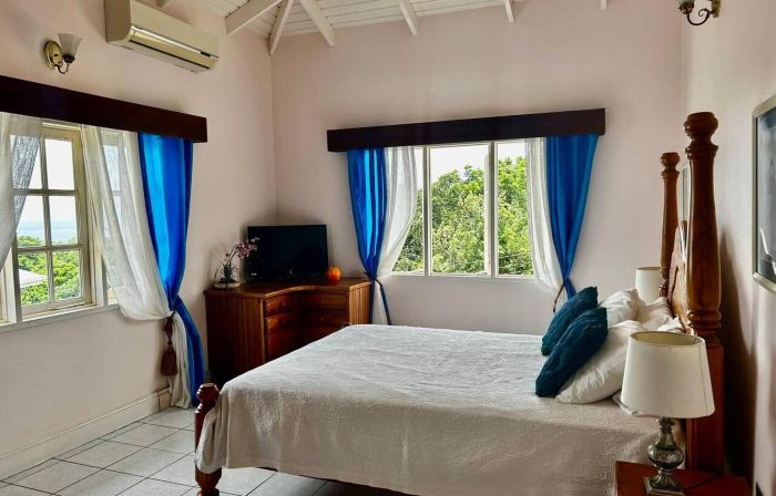 Luxury 5-Bed Villa in Tobago the Big Yellow House