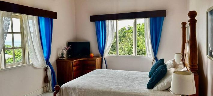 Luxury 5-Bed Villa in Tobago the Big Yellow House Hotels in Tobago