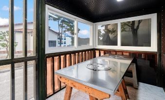 Gyeongju Jullietapoolvilla&Kidspension