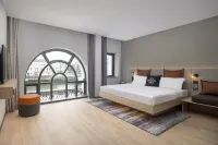 ม็อกซี่ คอร์ก โรงแรมใน