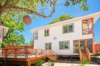 Casa Coral and Casa Palmera 4 Bedroom Home by RedAwning