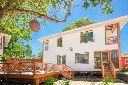 Casa Coral and Casa Palmera 4 Bedroom Home by RedAwning