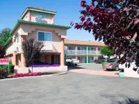 Discovery Inn Hotels in Hayward