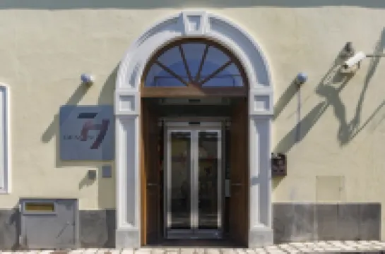 Seven Hostel & Rooms Hotels in 