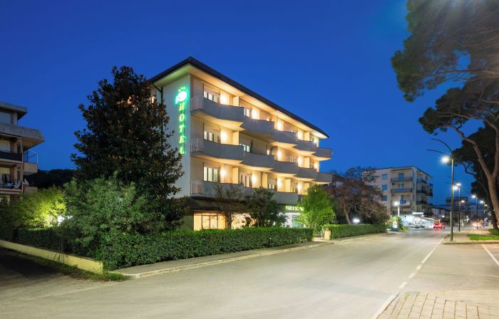 Hotel Parco dei Pini - 100mt Dal Mare