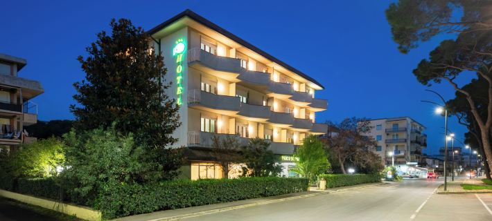 Hotel Parco dei Pini - 100mt Dal Mare Hotels in Grosseto