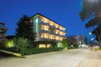 Hotel Parco dei Pini - 100mt Dal Mare