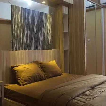 Lina Room at Apartemen Green Lake View