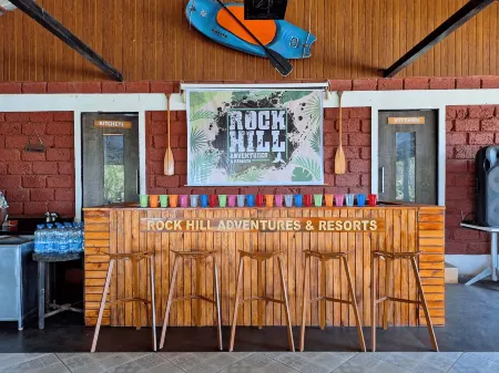 Rockhill Adventures and Resorts Отели в г. Райгад