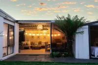 Sol Coastal Retreat - Outdoor Spa and Sauna Hotels in Rosebud