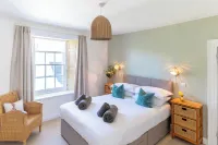 Holyland House - Greenacres Estates