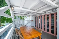 New Rose Retreat - Pool Parking